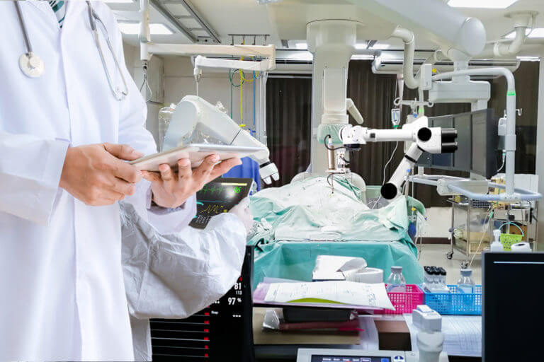 The doctor controls the medical robot to treat patients